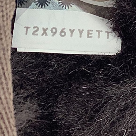 UGG Boots: Classic Mini II: Chocolate - Picture 5 of 6